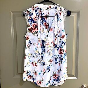 Floral size medium Sleeveless Blouse